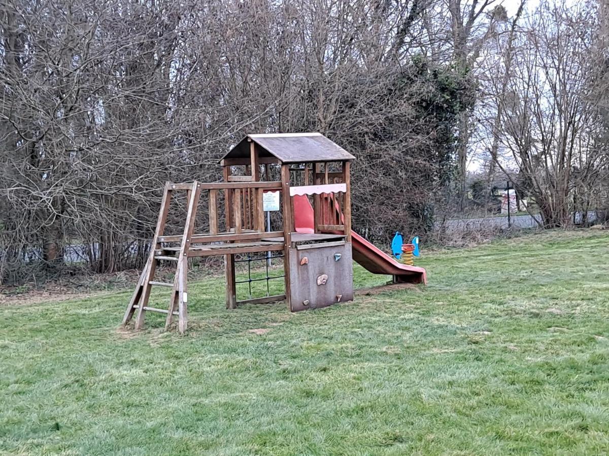 De La Detente Dans Ce Coin De Campagne. Equemauville Exterior photo